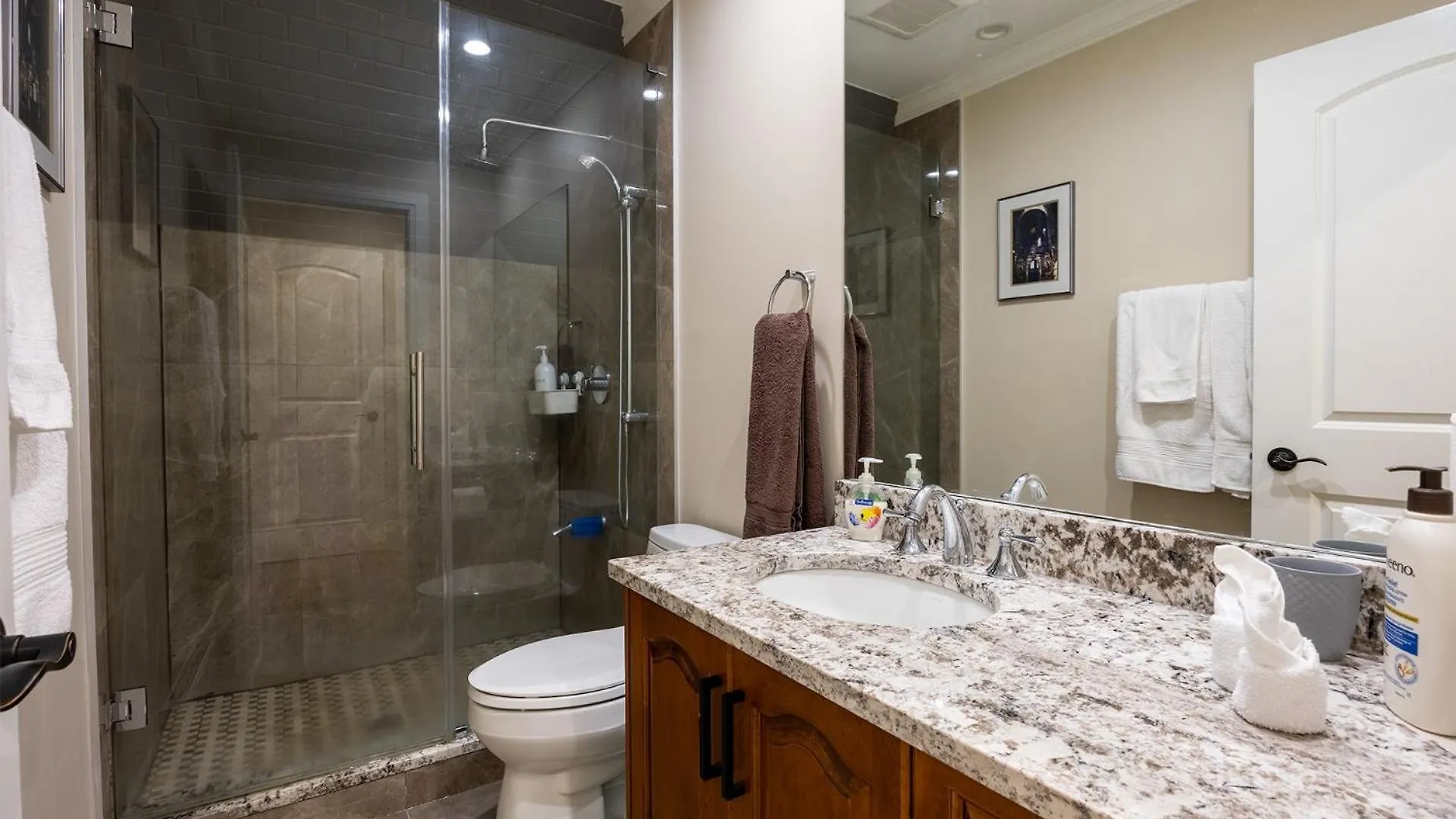 Shaughnessy Cozy Bedrooms Guest House Vancouver Homestay